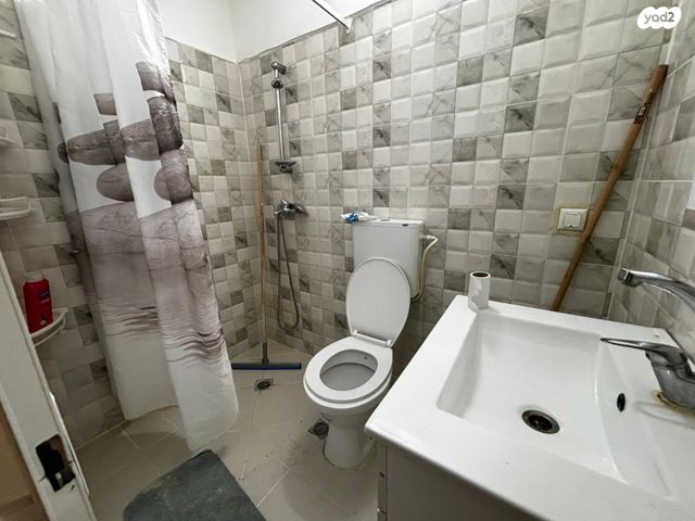 דירה, יאנוש קורצ'אק, עכו