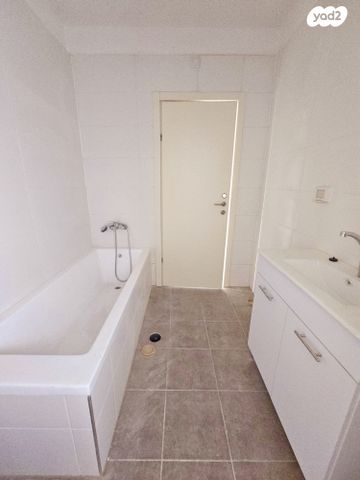 דירה, חיים הרצוג, מורשת, מודיעין מכבים רעות