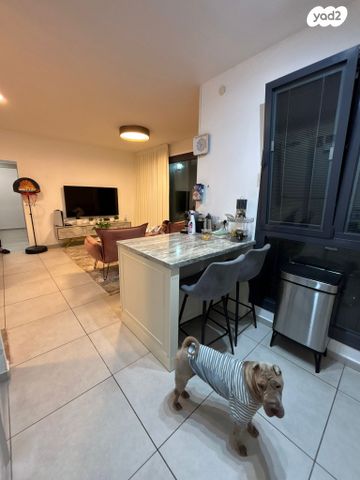 דירה, הרב ניסנבאום 37, אזור תעשיה, בת ים