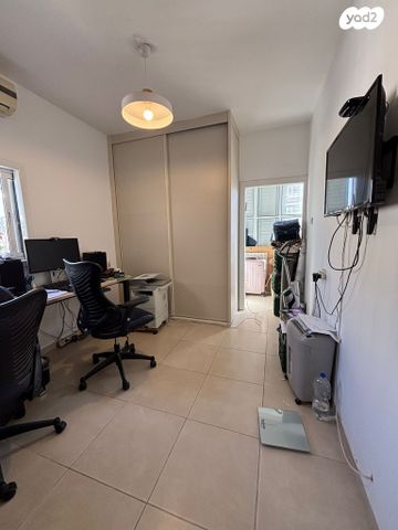 דירה, יחזקאל דנין, לב העיר, בת ים