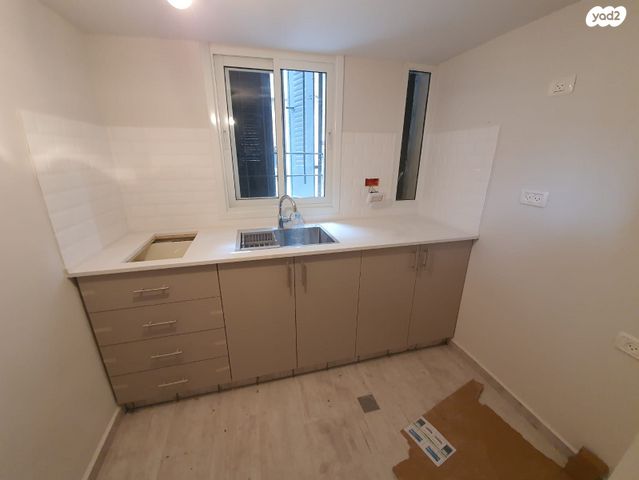 דירה, המדרגות, נחלאות, שערי חסד, ירושלים