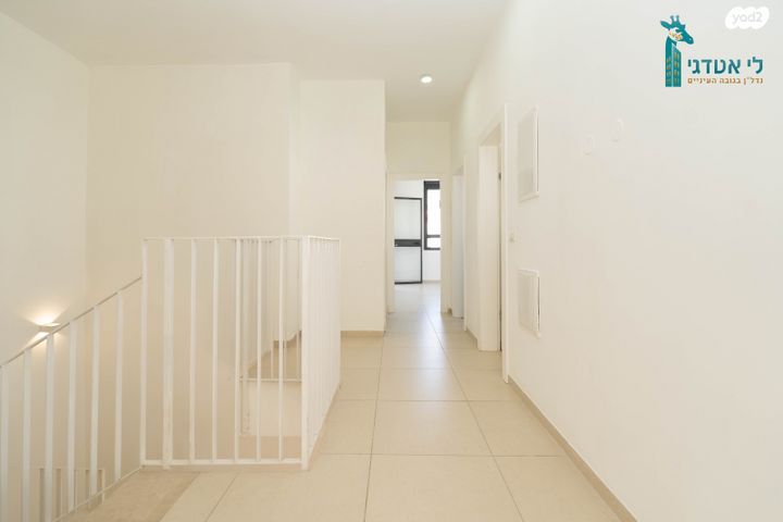 דו משפחתי, שרה לוי תנאי, פסגות אפק, ראש העין