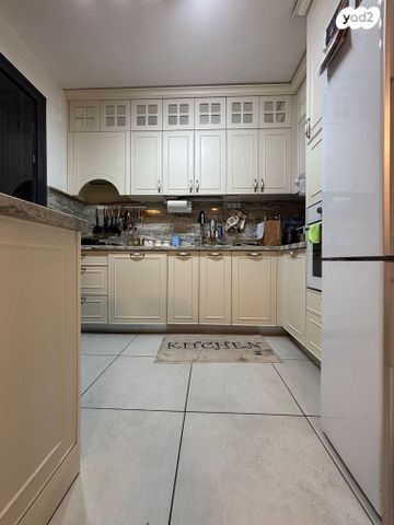 דירה, הרב ניסנבאום 37, אזור תעשיה, בת ים