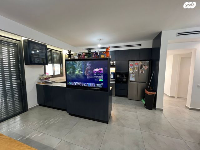 נווה שרון / שער העיר