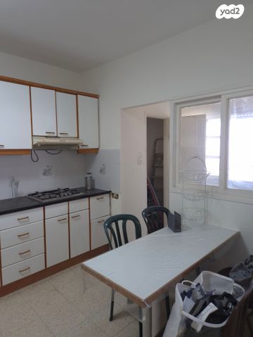 דירה, ליאון בלום, חיפה