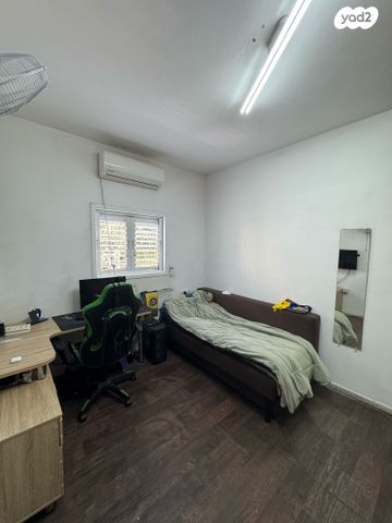 דירה, משה שרת, בת ים