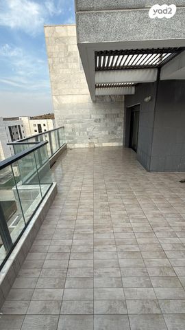 גג/ פנטהאוז, שמעון פרס, מודיעין מכבים רעות