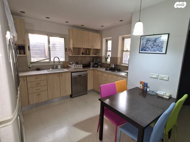 דו משפחתי, בעל התניא, אבן גבירול, רחובות