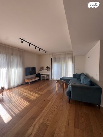 דירת גן, רמת החייל, תל אביב יפו