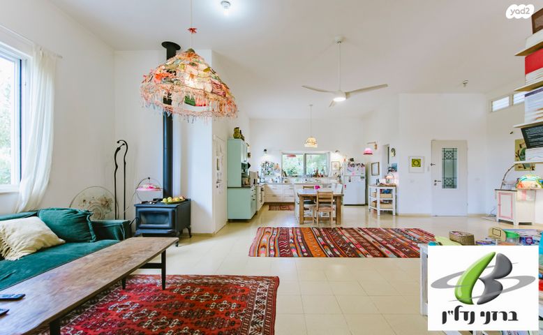 בית פרטי/ קוטג', שריגים