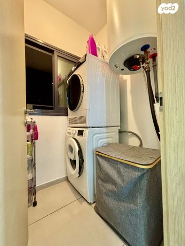 דירה, הרב ניסנבאום 37, אזור תעשיה, בת ים