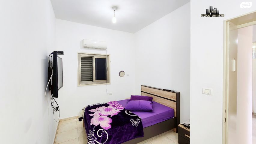 בית פרטי/ קוטג', עפרוני, שלומית, שלומי