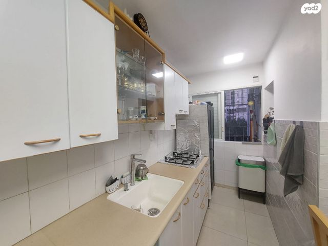 גג/ פנטהאוז, חללי אגוז, גני אביב, לוד