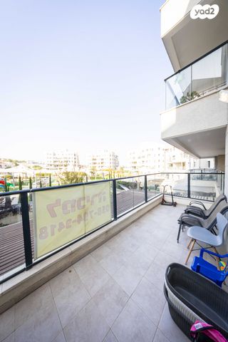 דירה, הרב אברהם שפירא, גבעת משקפיים, בית שמש