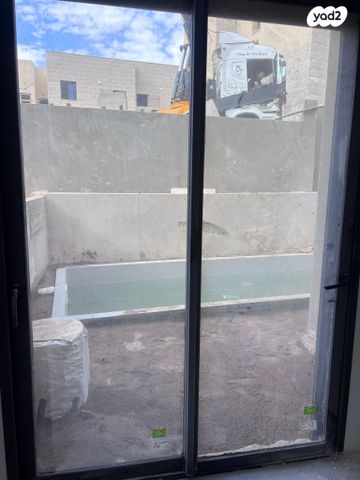 דירת גן, העונות - בבניה, רובע 11, אילת