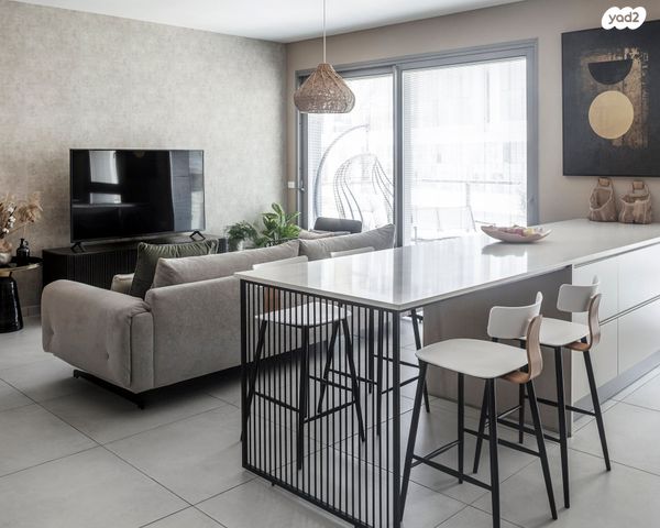 דירה, אריק איינשטיין, הרצליה ב', הרצליה