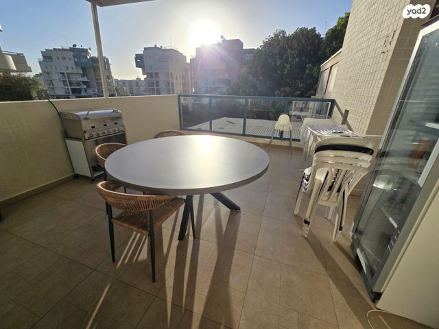 דירה, הפסנתר, נאות אשלים, ראשון לציון