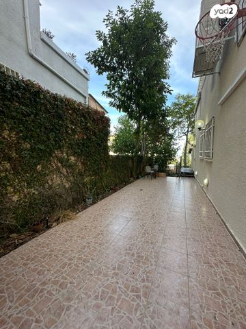 דירת גן, הנוריות, רמות יצחק, נשר