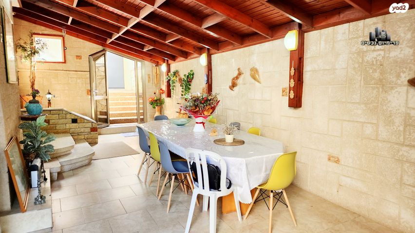 בית פרטי/ קוטג', עפרוני, שלומית, שלומי