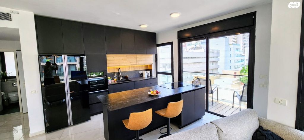 גג/ פנטהאוז, בן יהודה, לב תל אביב, לב העיר צפון, תל אביב יפו