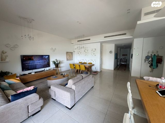 בית פרטי/ קוטג', נאות הדרים, גן יבנה