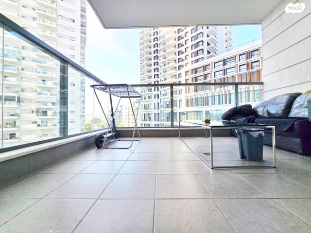 דירה, חיים חפר, הרקפות, ראשון לציון