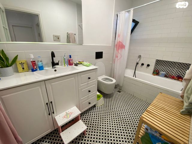 דירה, מטולה 15, נווה רם, שיכון מזרחי, רמת גן