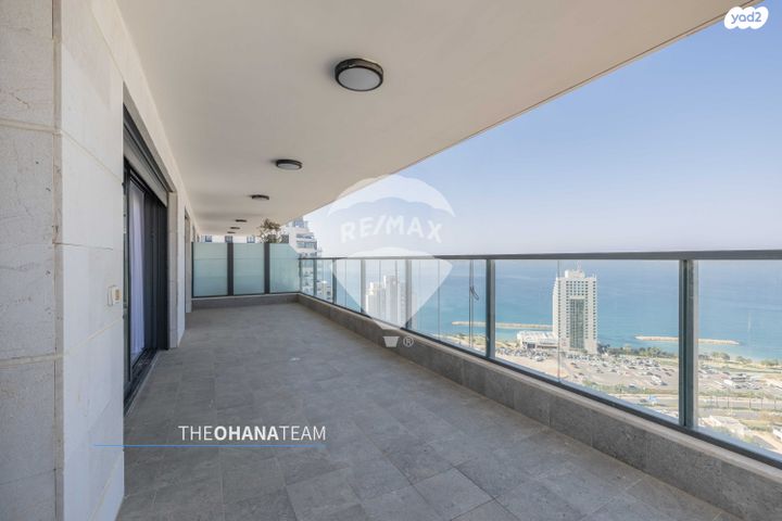 דירה, אמנון ליפקין שחק, נוף הטיילת, נתניה