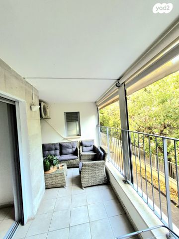 דירה, מבצע קדש, רעננה