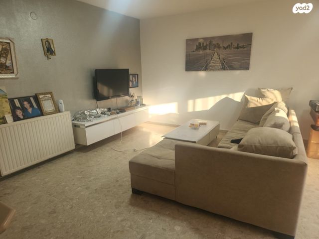 דירת גן, פרופ' יעקב פולוצקי, גילה, ירושלים