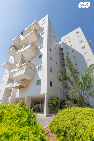 דירה, אברהם אבן עזרא, רמת חן ובן ציון, נתניה