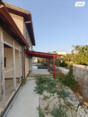 בית פרטי/ קוטג', משה קוסובר, סלע, רחובות