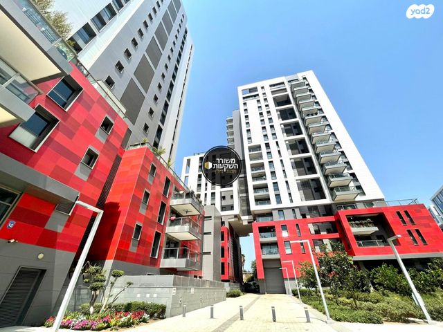 דירה, אריק איינשטיין, הרצליה ב', הרצליה