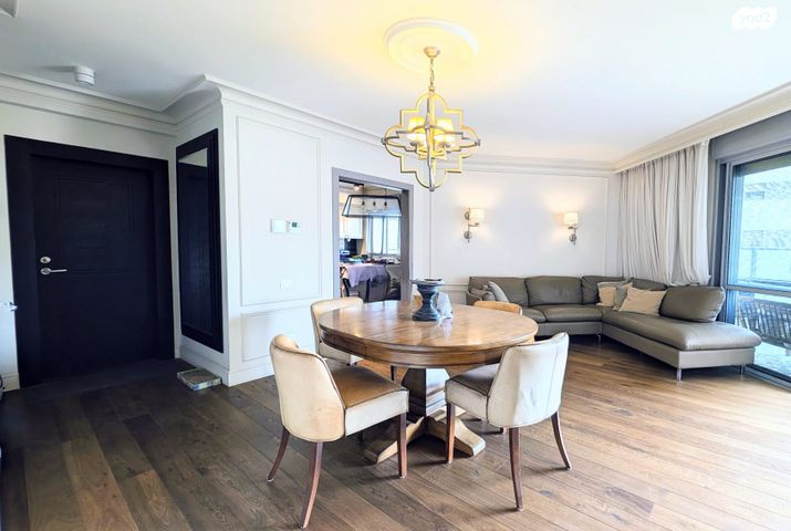 דירה, פנחס אילון, חולון