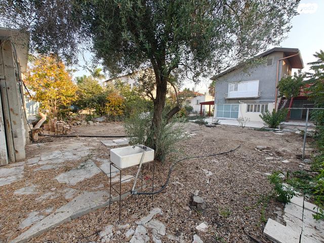 בית פרטי/ קוטג', משה קוסובר, סלע, רחובות