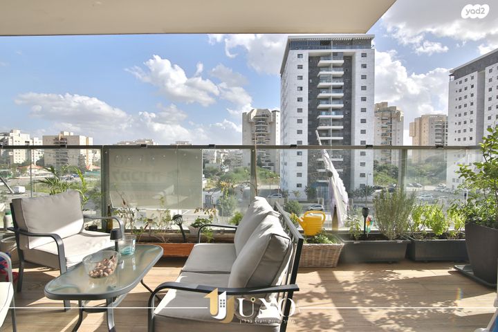 דירה, לאה גולדברג 8, משכנות האומנים, קרית מוצקין