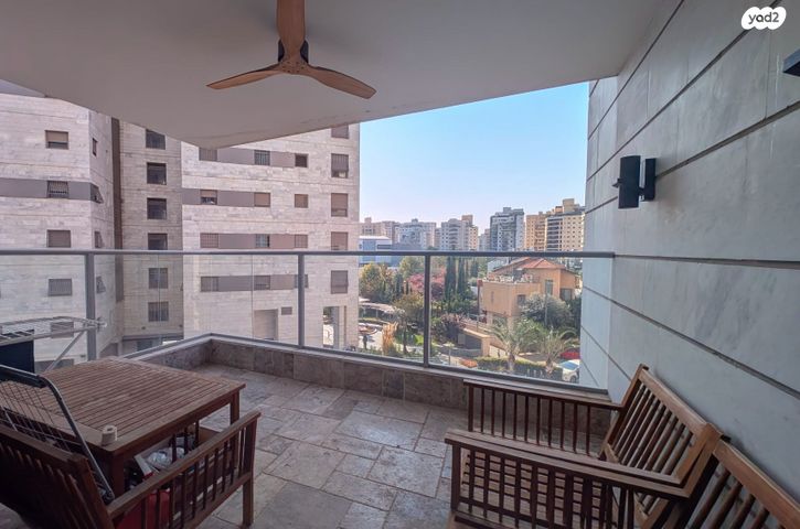 דירה, פנחס אילון, חולון