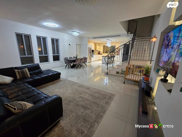 דו משפחתי, נורית, פרדסיה, פרדסיה