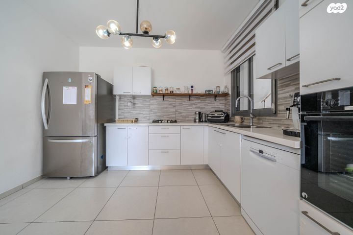 דירה, לוטם 33, הפרחים, חריש