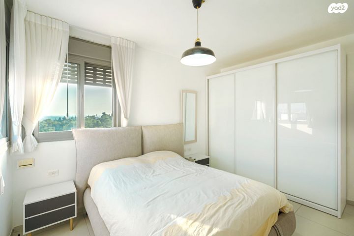 דירה, לוטם 33, הפרחים, חריש