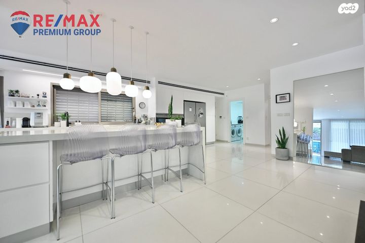 דו משפחתי, שוהם