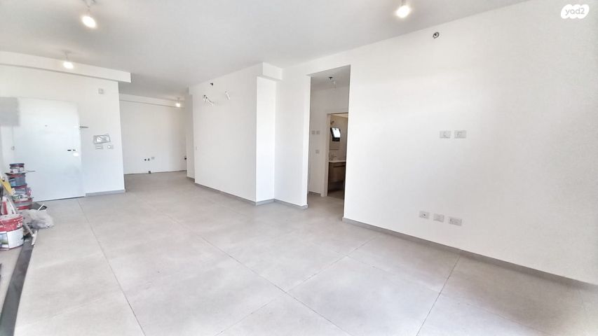 דירה, נתן ברניצקי, רמז, מערב ותיק, ראשון לציון