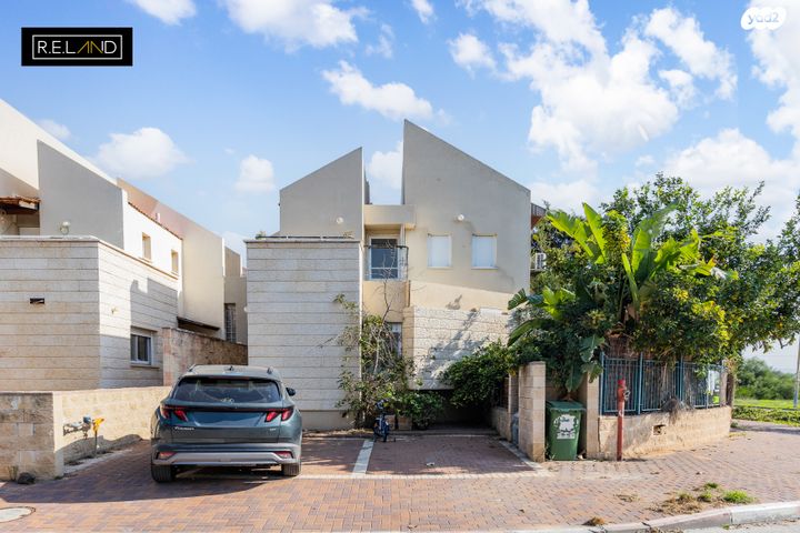 דו משפחתי, ניצני השרון, פרדס חנה כרכור