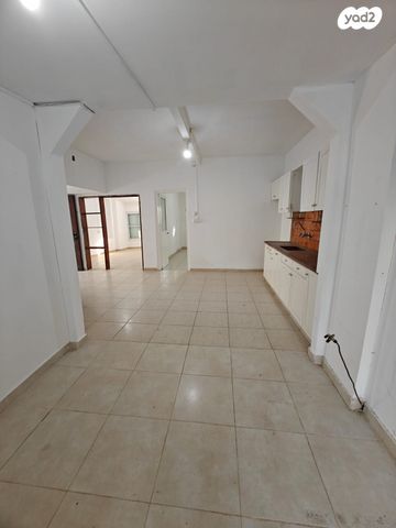 בית פרטי/ קוטג', משה קוסובר, סלע, רחובות