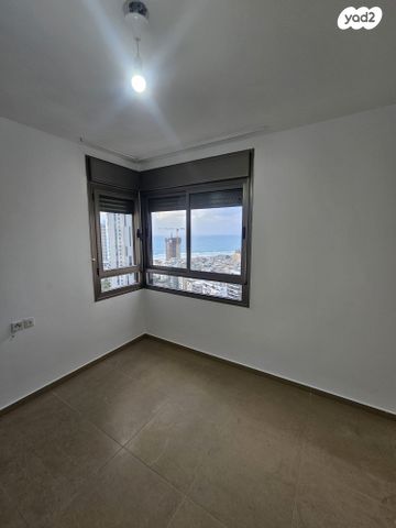 דירה, יצחק שדה 10, דרום מערב ותיק, בת ים