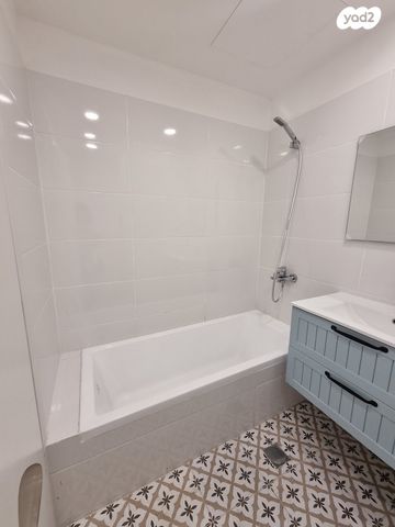 גג/ פנטהאוז, עג'מי, גבעת העליה, תל אביב יפו