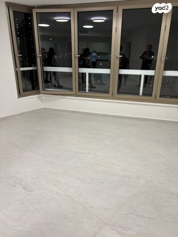 שכונת בן גוריון, מרכז העיר ג'