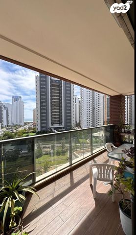 דירה, אריק לביא, עיר ימים, נתניה