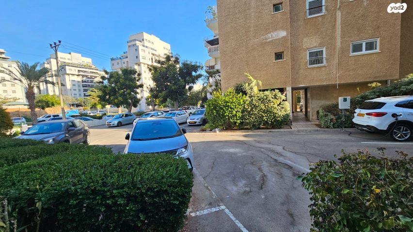 דירה, הרב יהודה צבי מלצר, א' / צפון מזרח העיר, רחובות