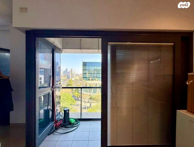 דירה, ניסים אלוני, צמרות איילון, פארק צמרת, תל אביב יפו